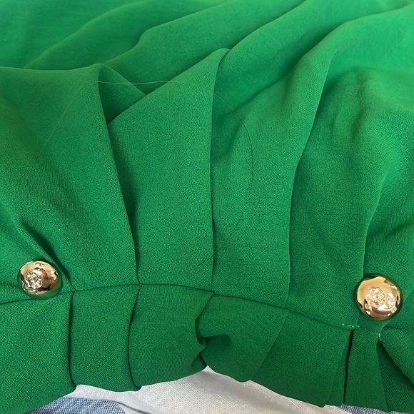 Kelly Green evening gown. - Picture 2 of 2